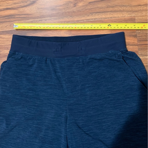 Lululemon T.H.E. Linerless Stripe Core, Blue/Black Short 9” - Men’s SIZE SMALL - Picture 9 of 14